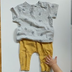 Gender neutral two-piece outfit